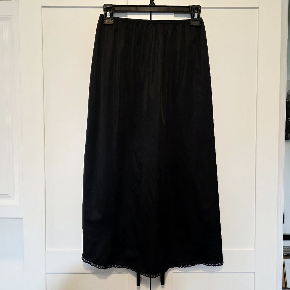 Vanity Fair Black 30" Slip Small